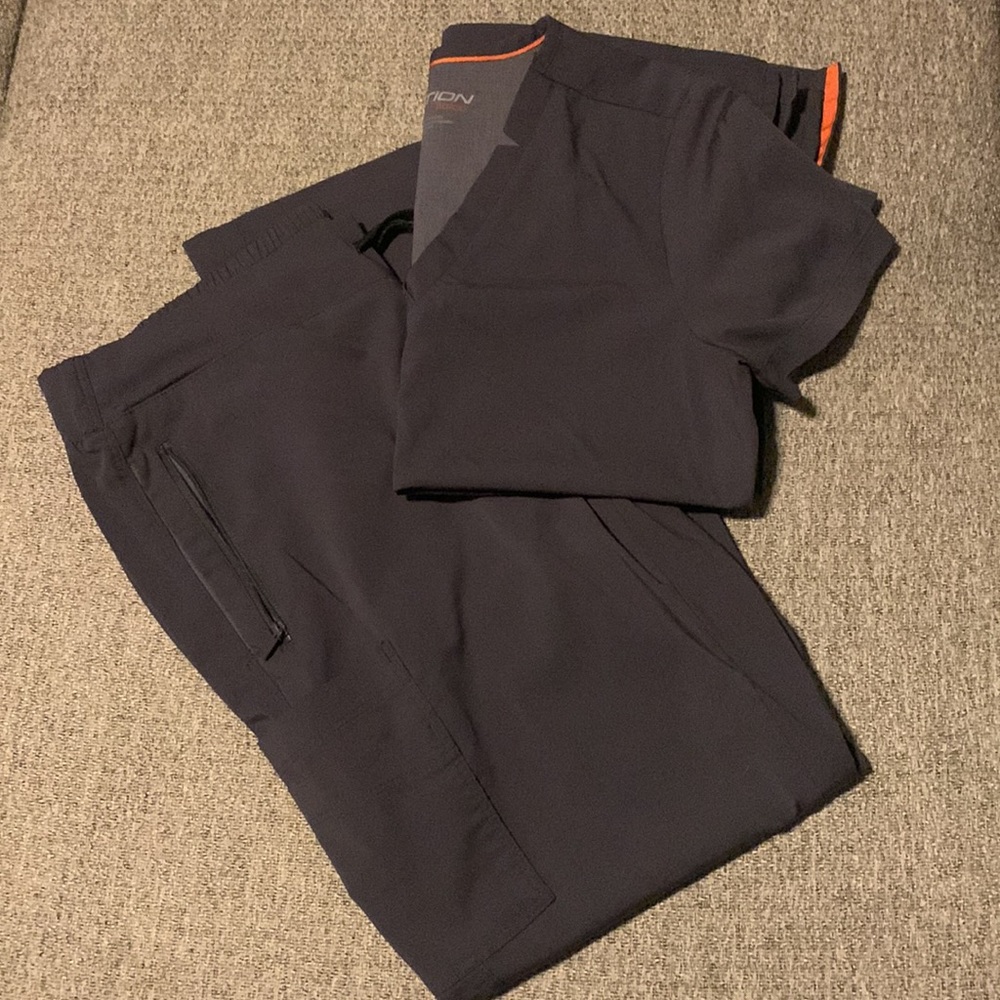 Motion Barco Grey Scrub set